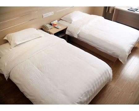 Super 8 Nanjing Jiefang Road Hotel Luaran gambar